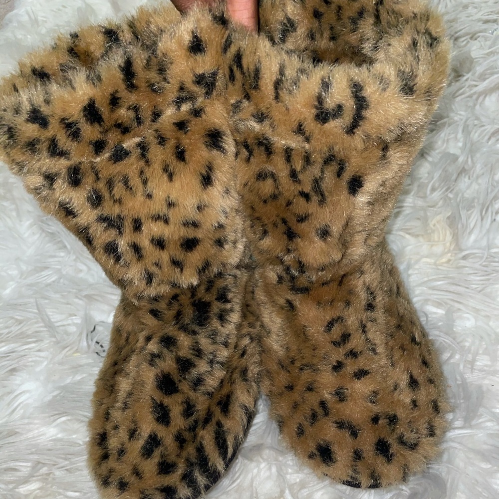 🚨SOLD🚨Leopard Print Bootie Slippers